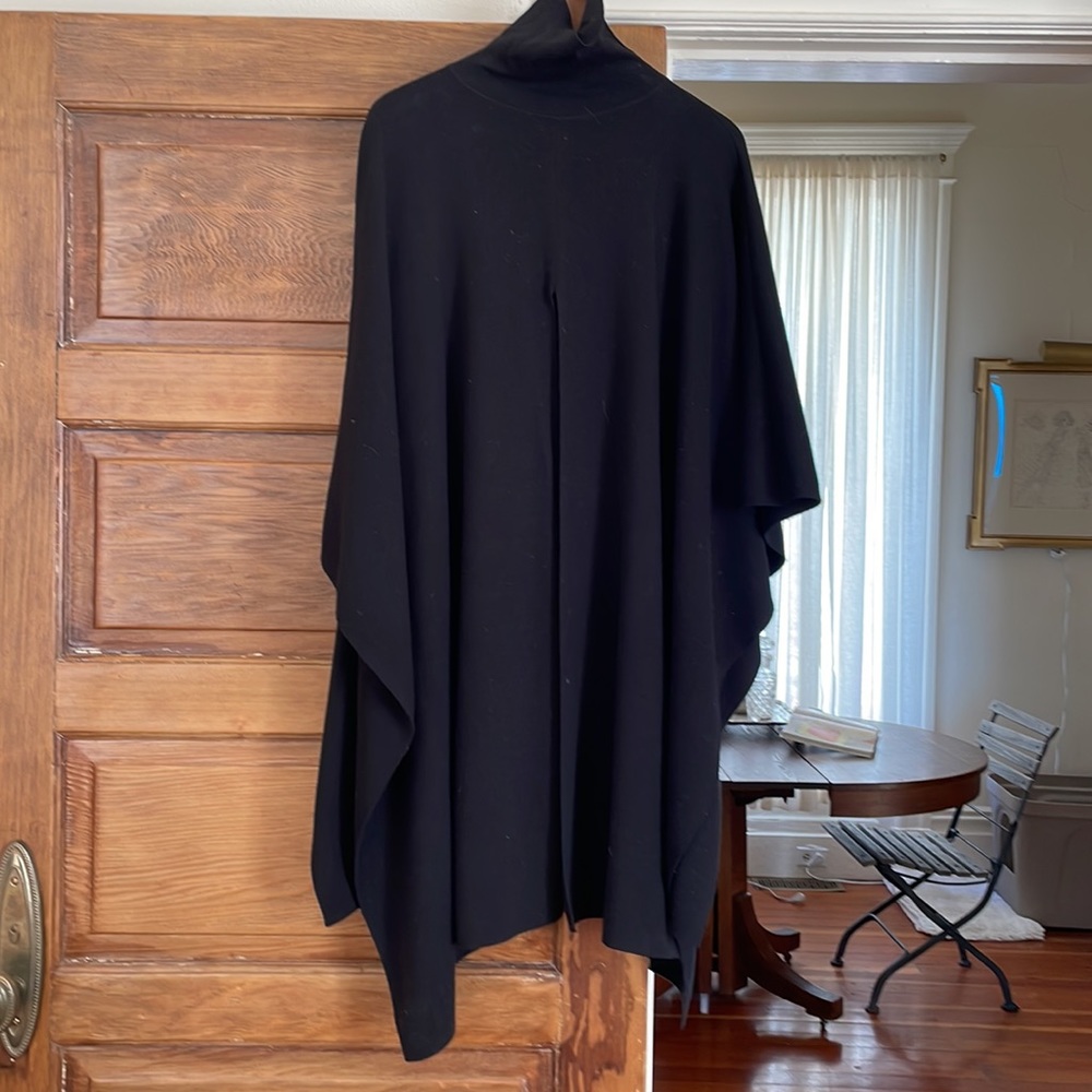 M.M.Lafleur urban poncho. One size, cotton and wool.